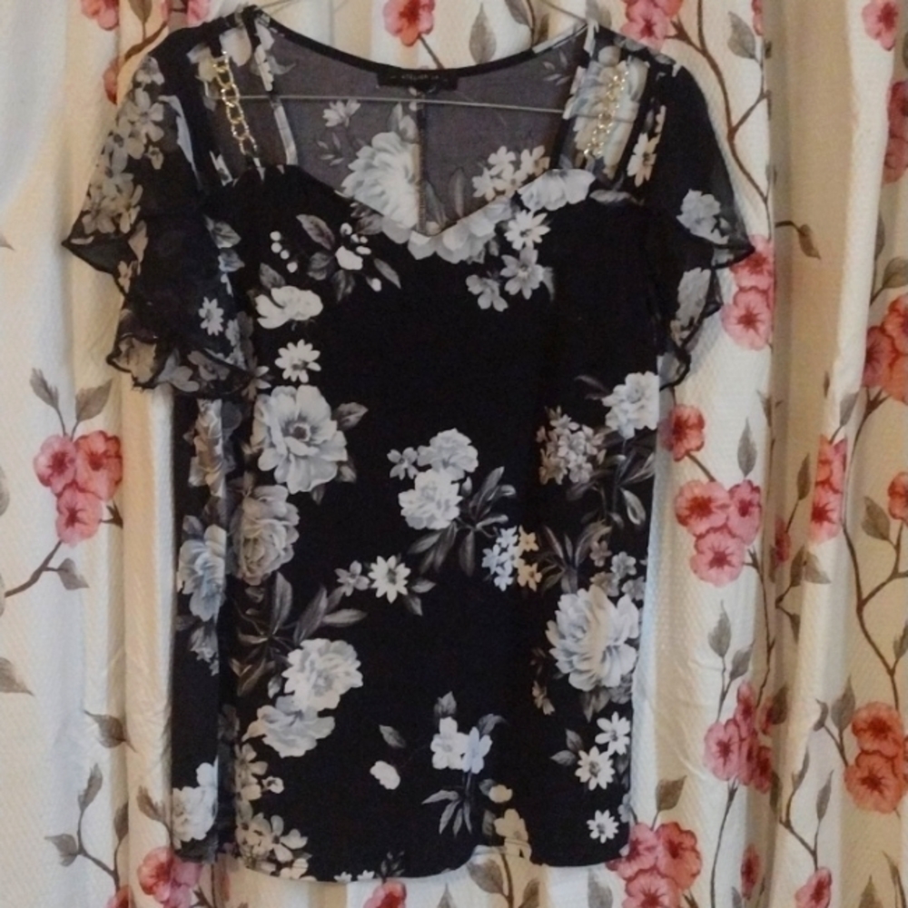 Cute blouse